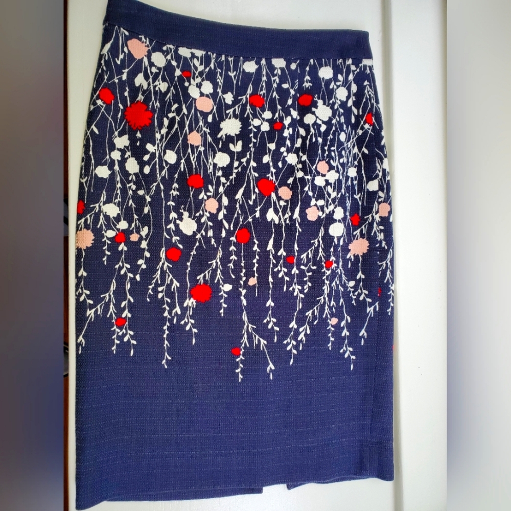 Boden navy pencil skirt with flower pattern